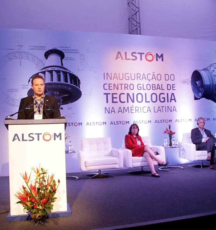 Januário em palco da Alstom