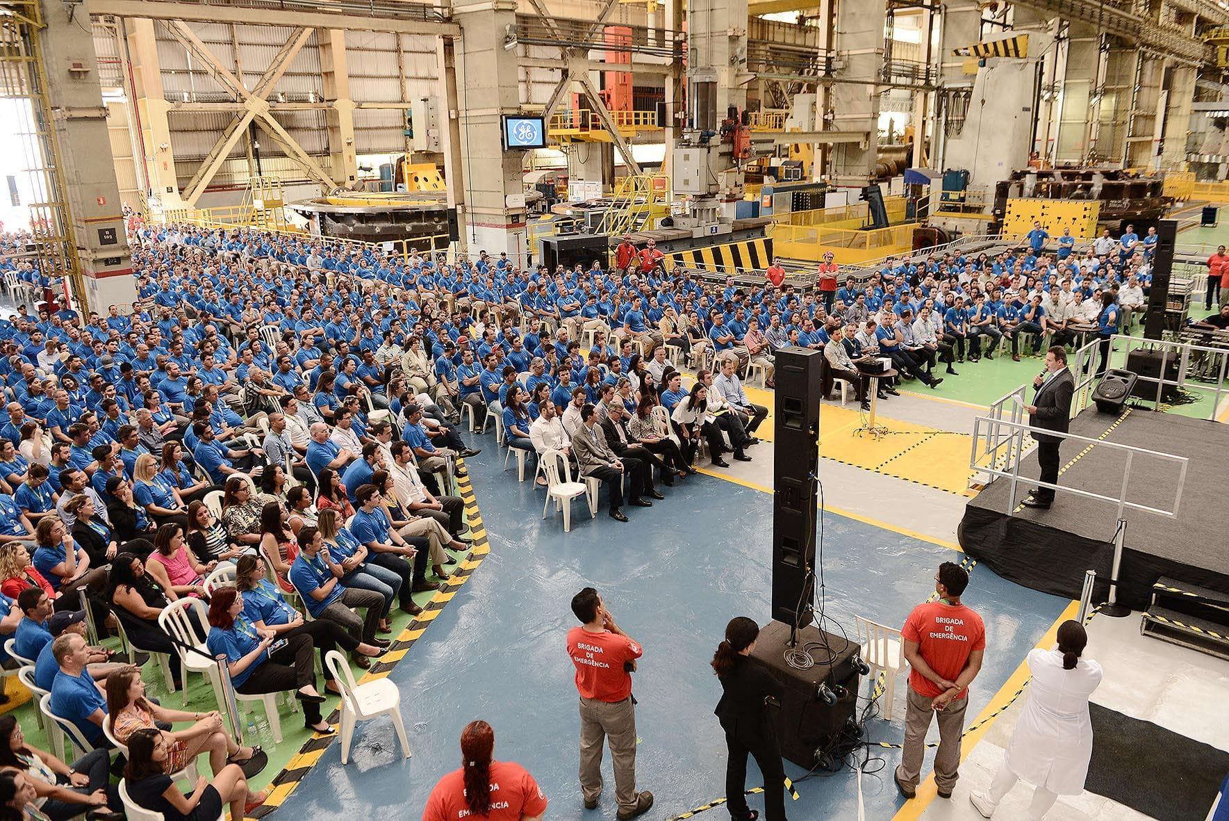 Januário em assembleia na Camargo Corrêa